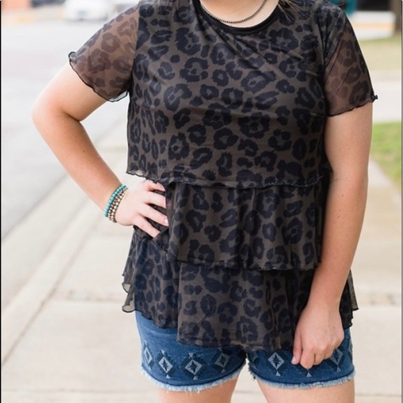 NWT! CrAzY TrAiN Layer it in Leopard Top! ❤️ - Picture 3 of 10